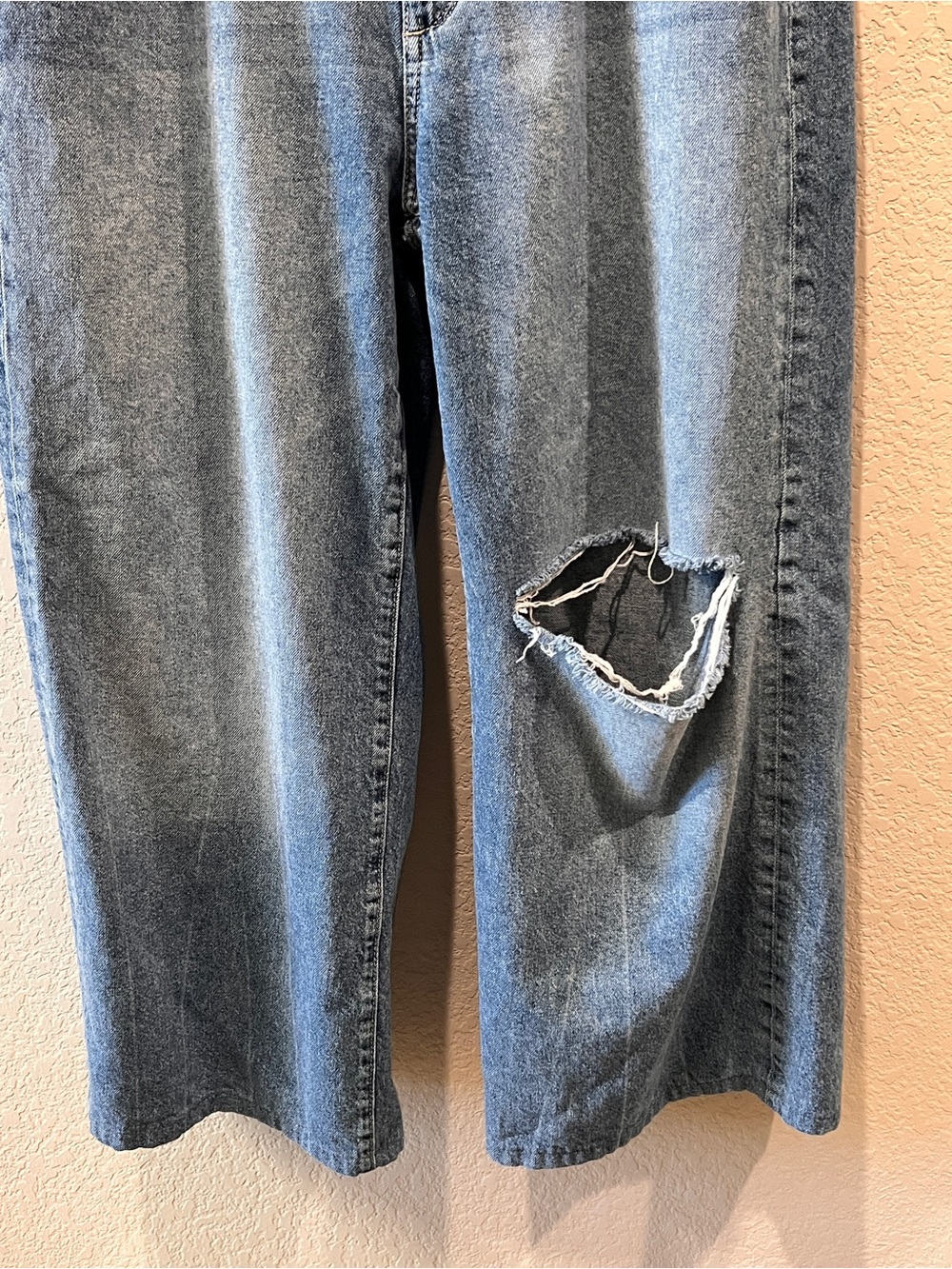 DL 1961 Ripped High Waist Wide Leg Crop Jeans Light Blue Wash Size 31/12 - Picture 5 of 16